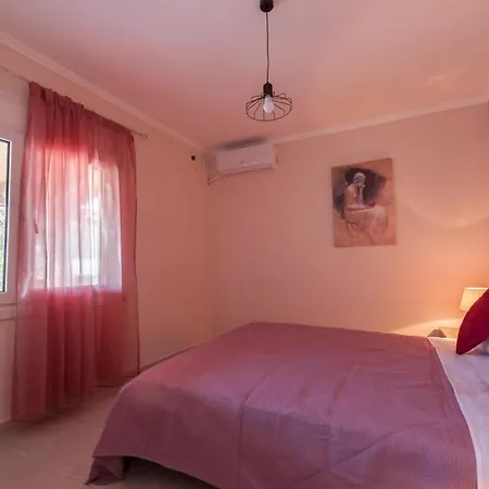 Central Apartment *