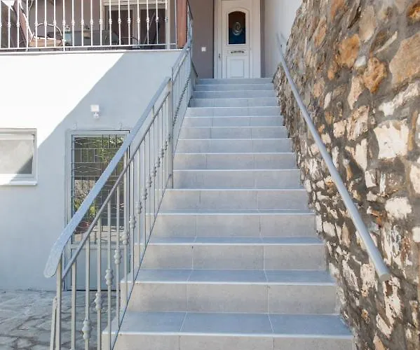 Central Apartment Апартаменты *